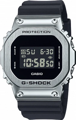 Наручные часы Casio GM-5600-1E