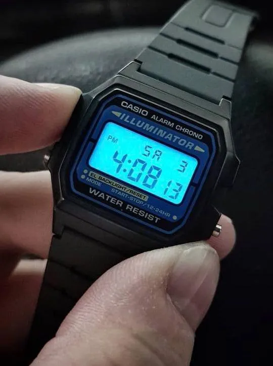 Casio F-105W-1A