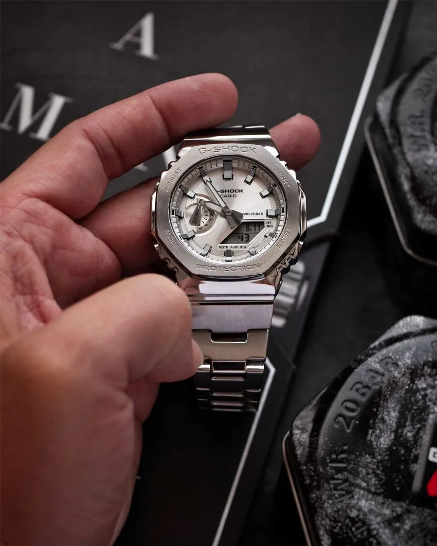 Casio GM-2110D-7A