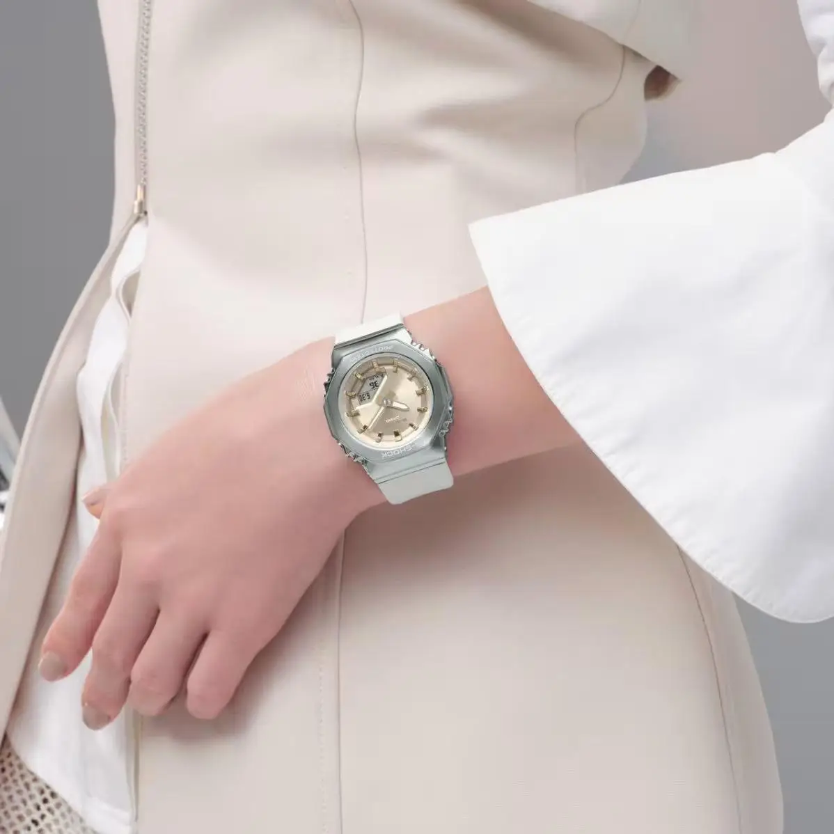 Casio GM-S2110-7A9