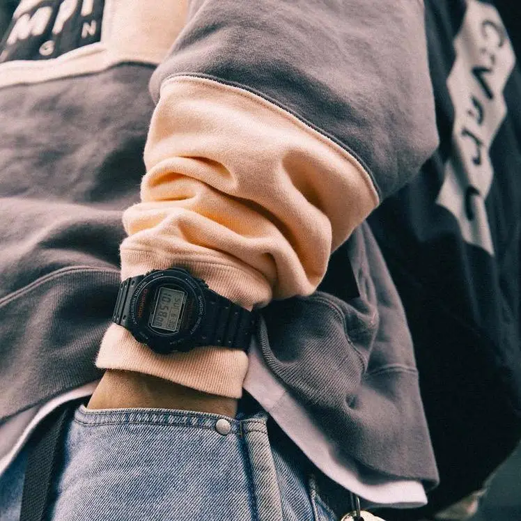 Casio DW-5750E-1E
