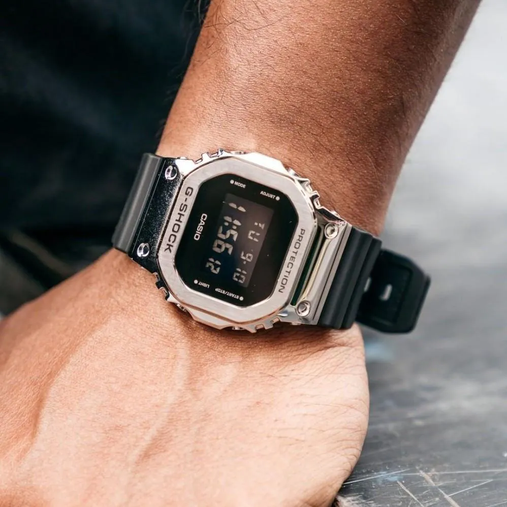 Casio GM-5600-1E