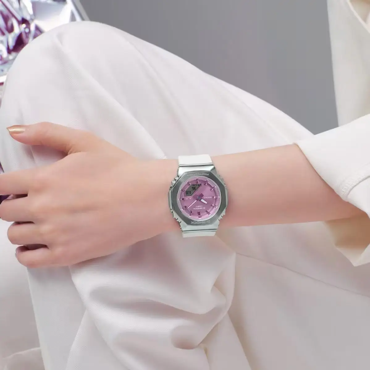 Casio GM-S2110-7A6