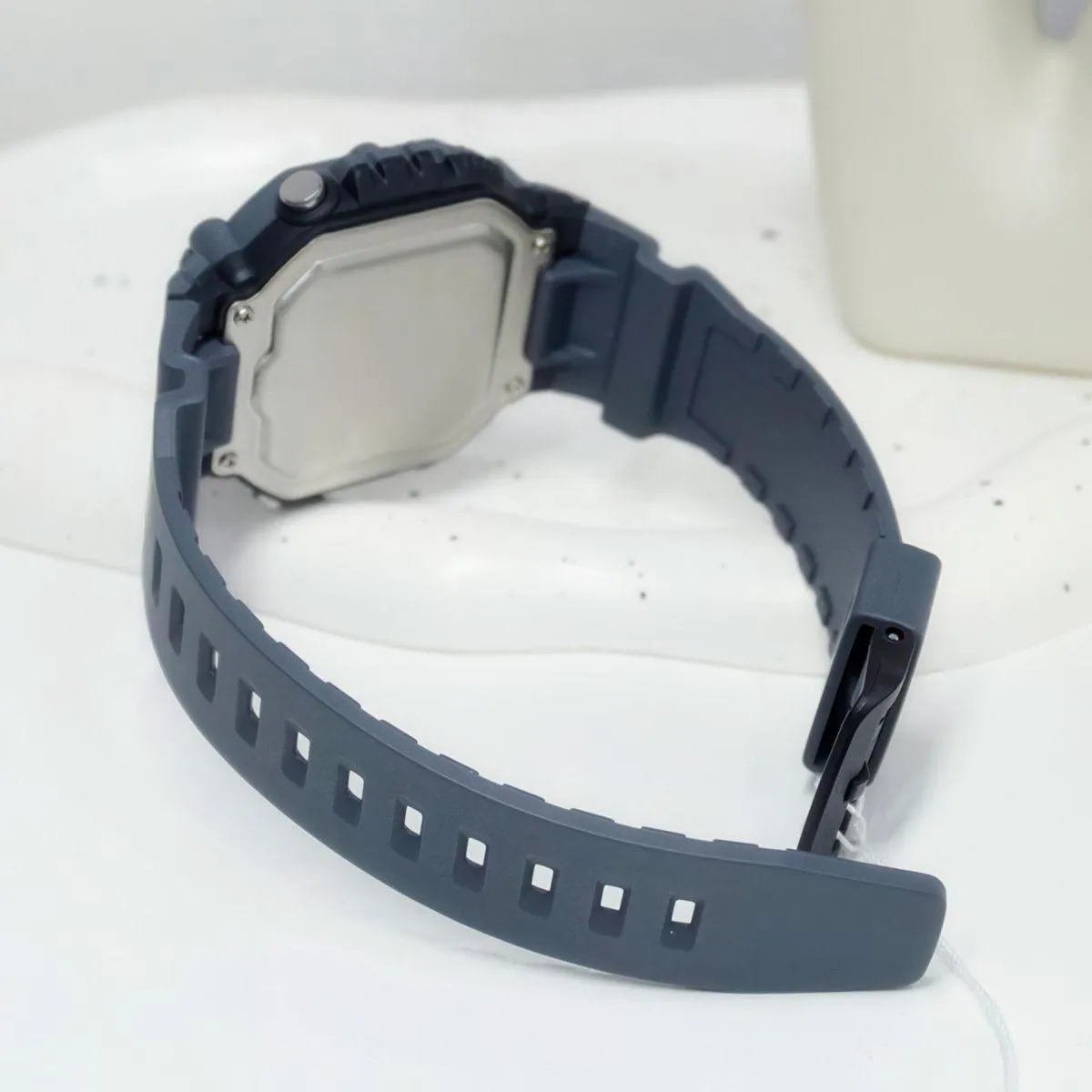 Casio AE-1600H-8B