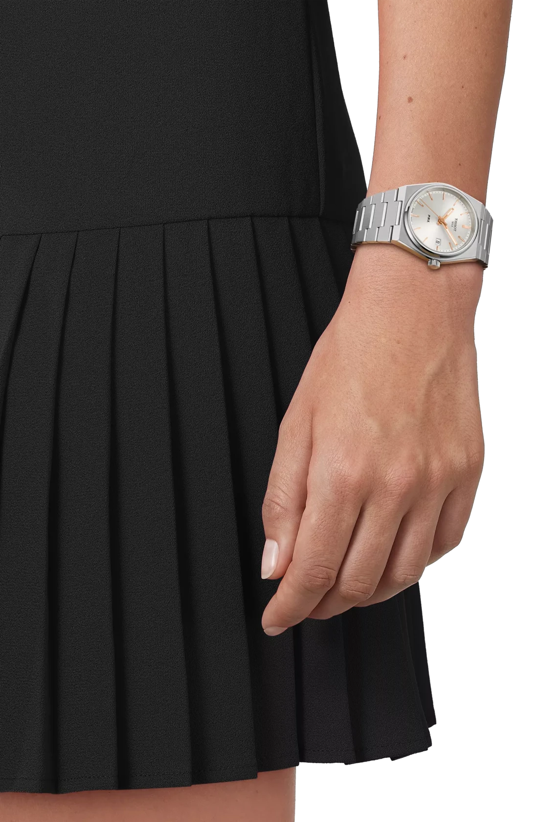 Часы Tissot PRX 35 мм на запястье