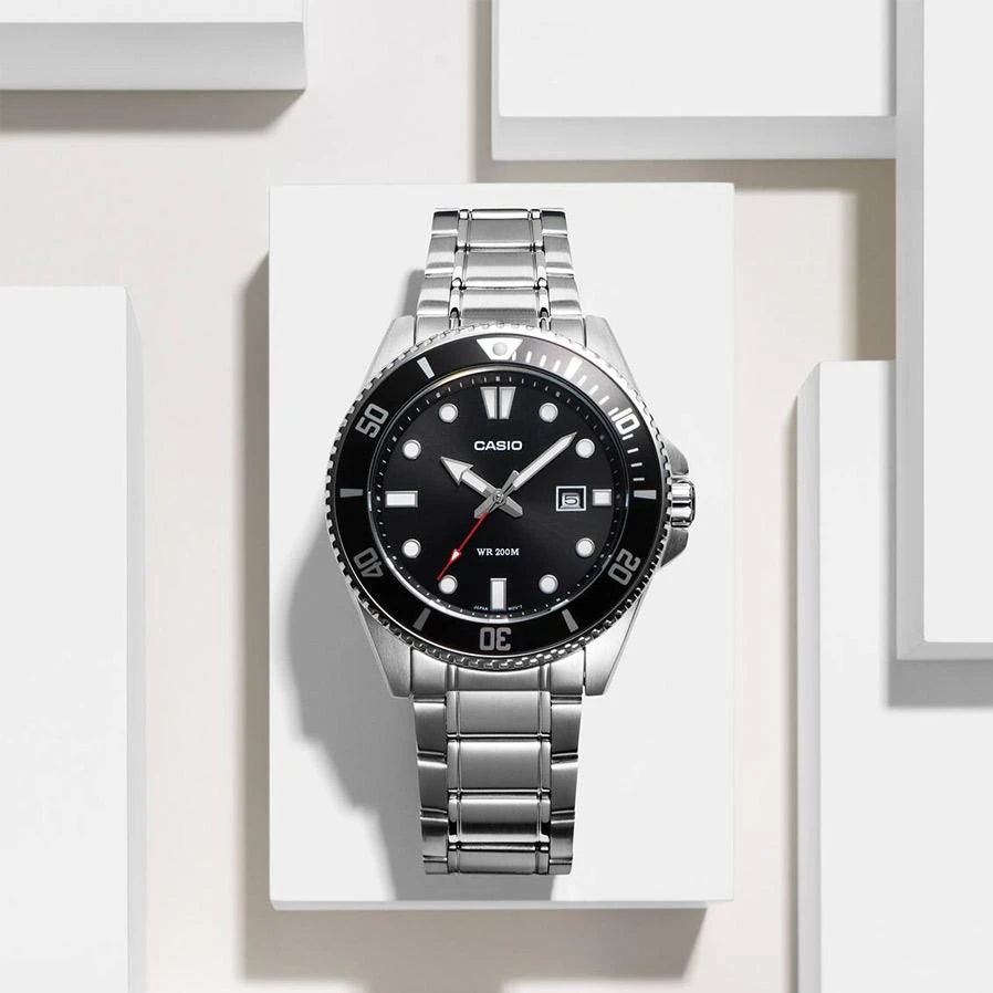 Casio Collection MDV-107D-1A1