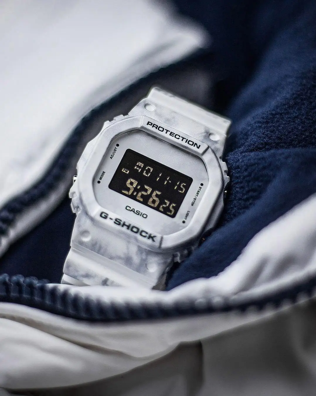 Casio DW-5600GC-7E