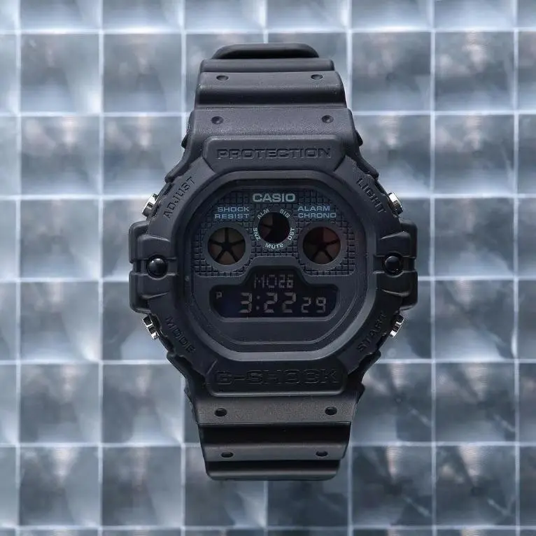 Casio DW-5900BB-1E