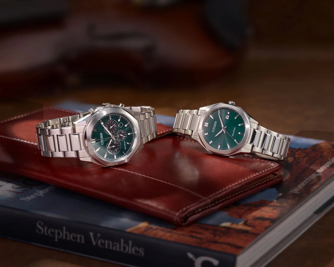 Двое часов Citizen с зелёным циферблатом: хронограф и Eco-Drive BM7620-83X