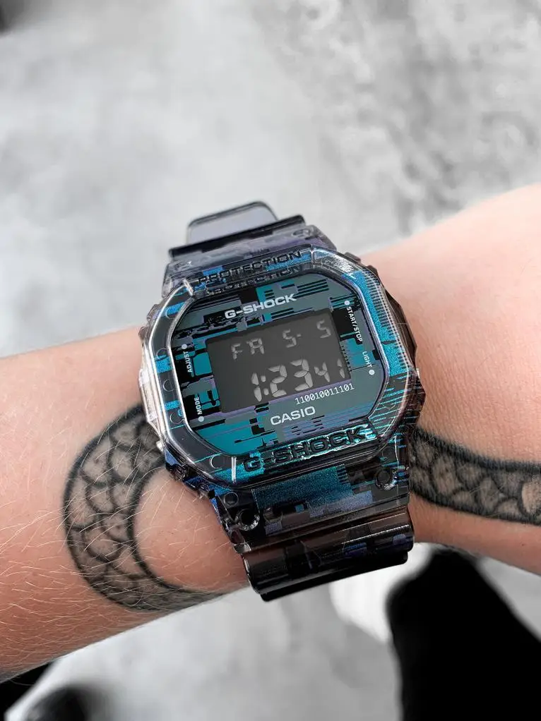Casio DW-5600NN-1E