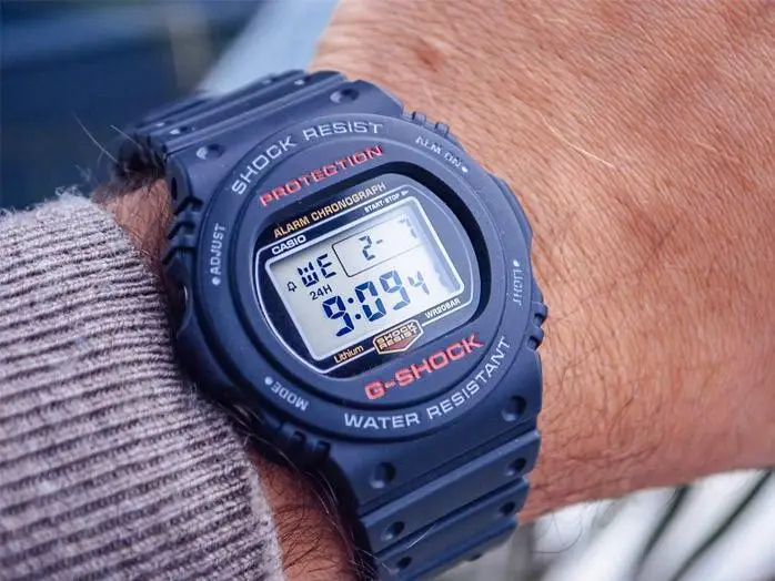 Casio DW-5750E-1E