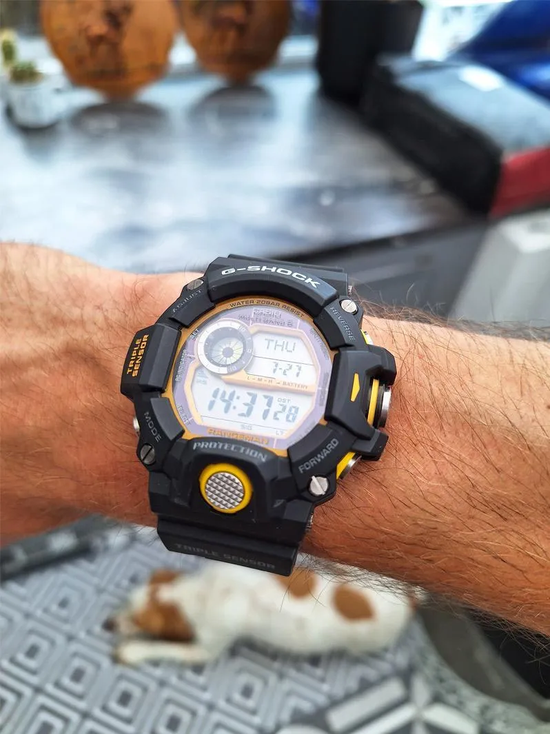 Casio GW-9400Y-1E