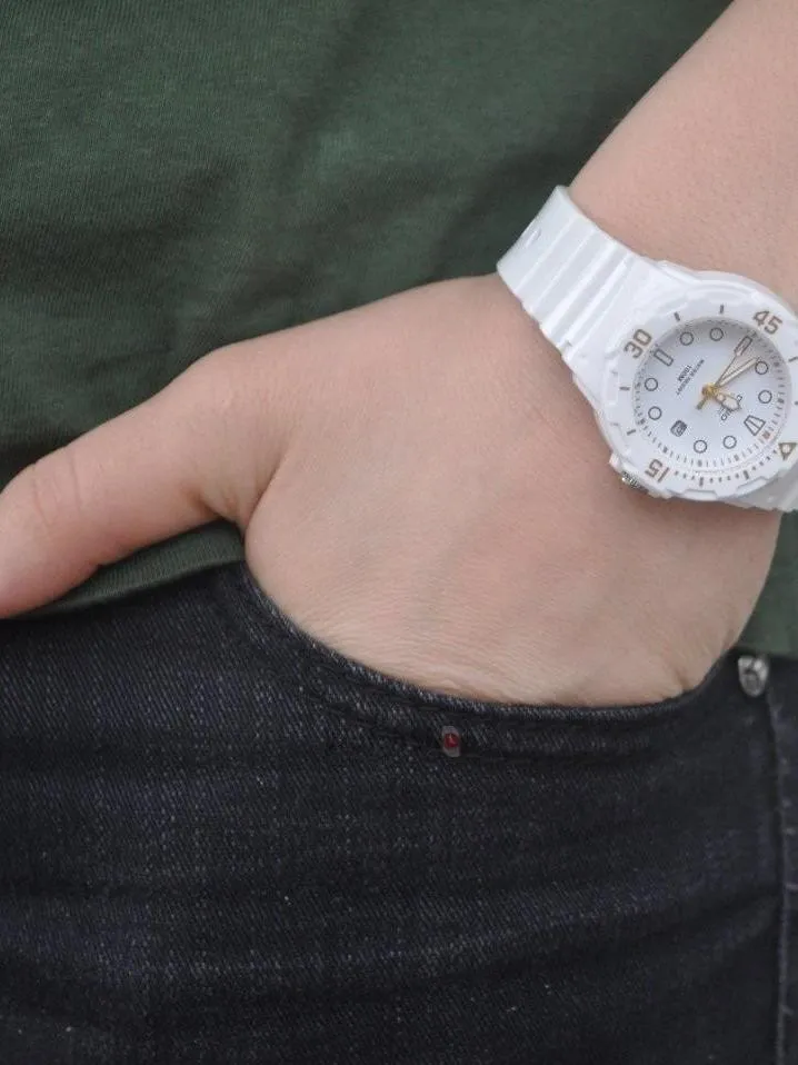 Casio Collection LRW-200H-7E2