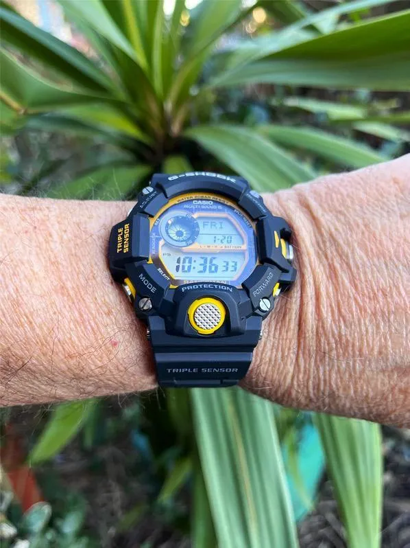 Casio GW-9400Y-1E