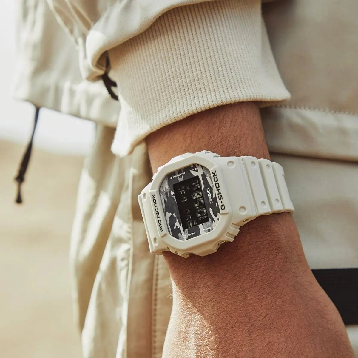 Casio DW-5600CA-8E