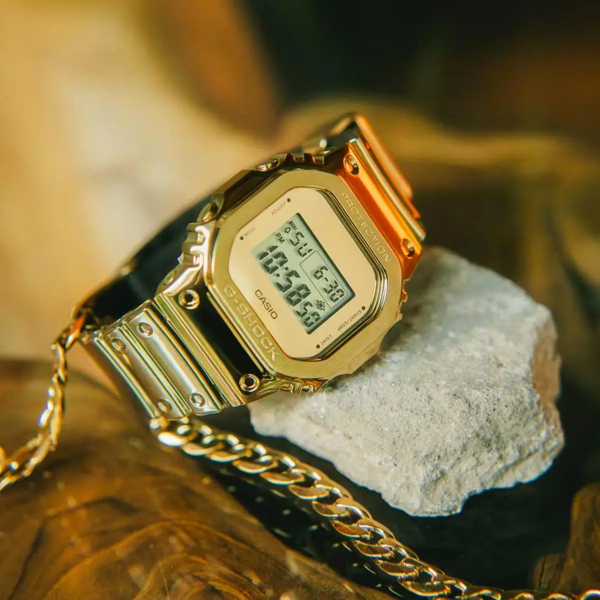 Casio GM-5600YMG-9E