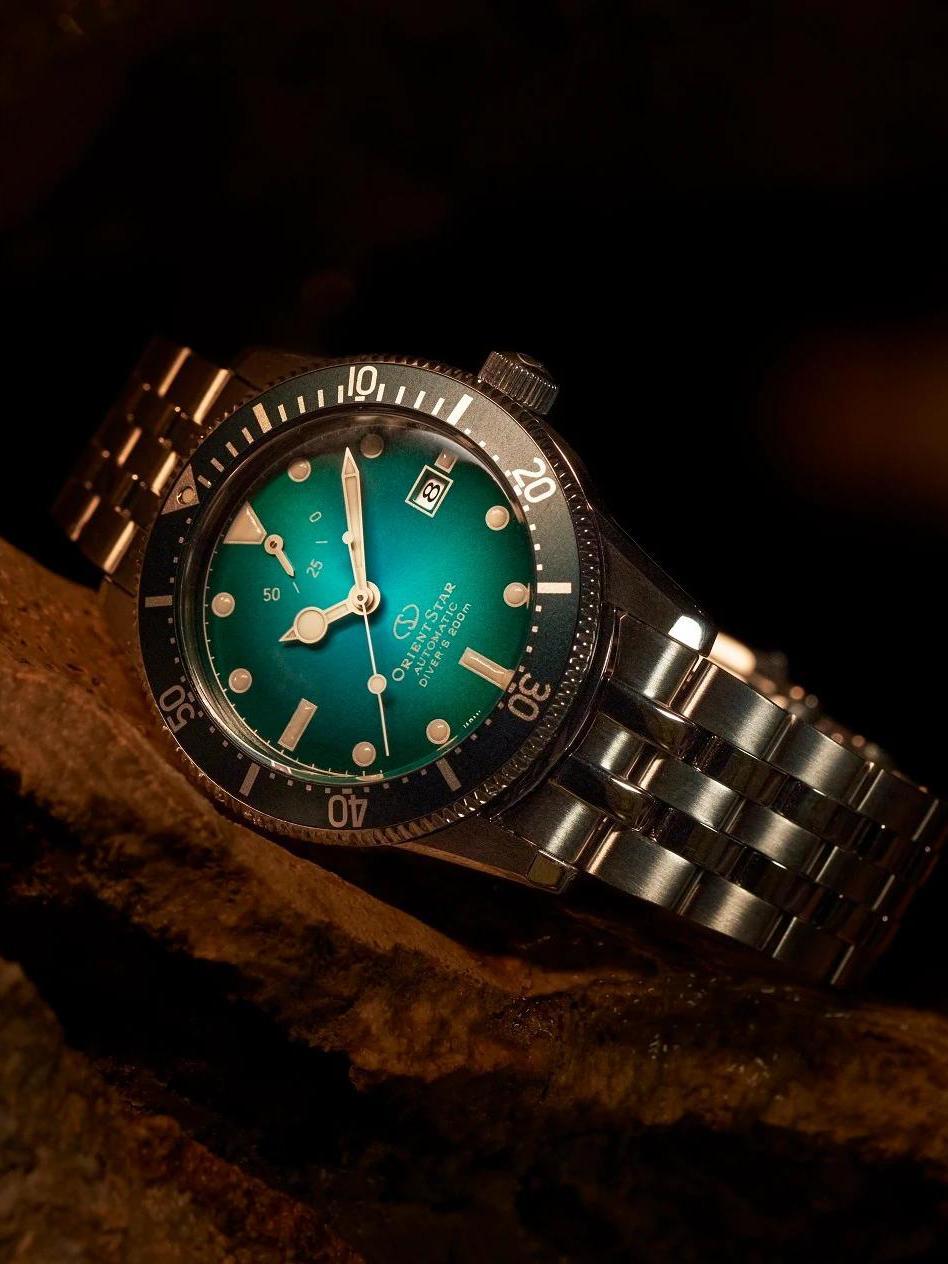 Orient RE-AU0602E