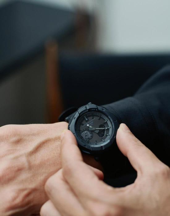 Casio PRJ-B001WM-1E