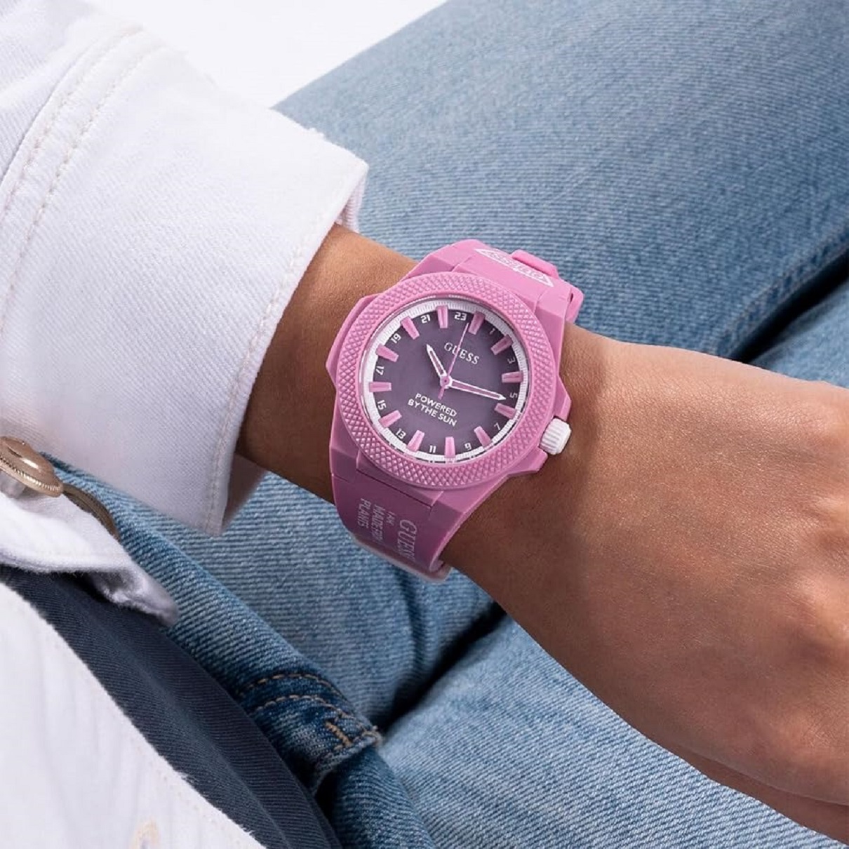 Guess Eco-Friendly Made from Plants GW0587L3