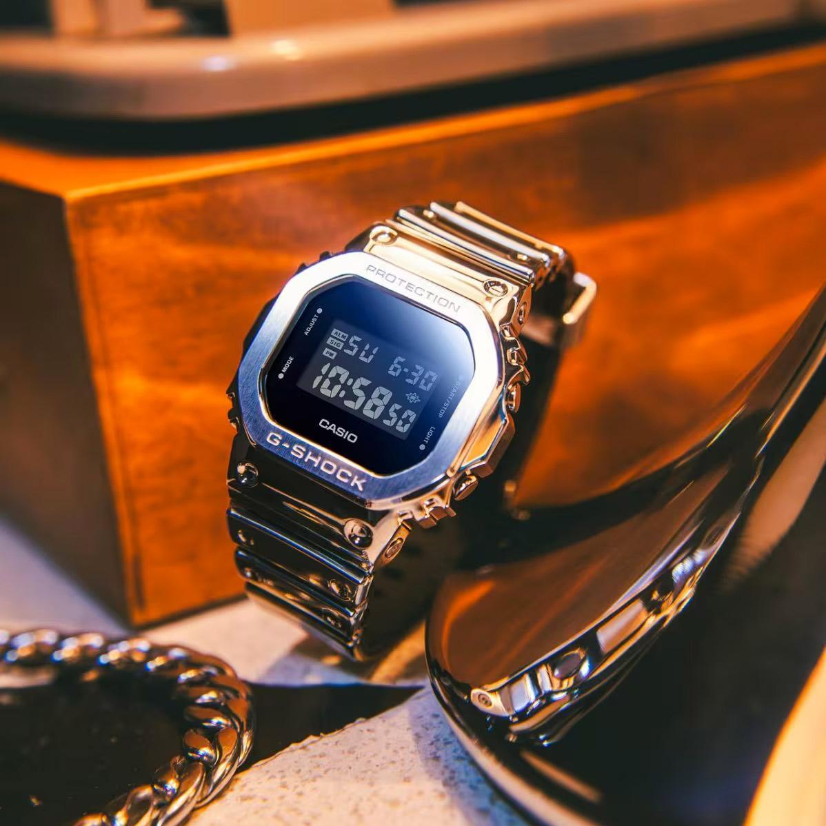 Casio GM-5600YM-8E