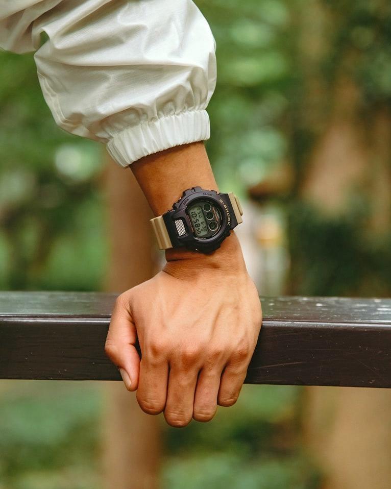 Casio DW-6900TU-1A5