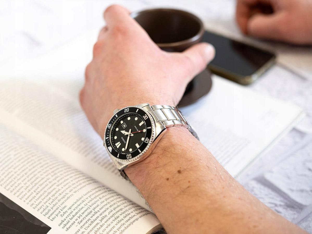 Casio MDV-107D-1A1